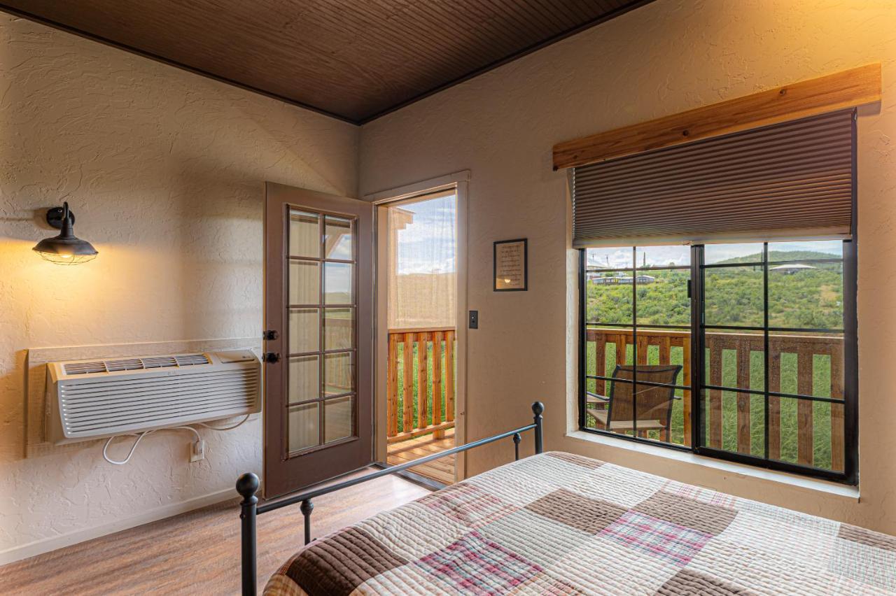 Miners Cabins #1 - Two Double Beds And Private Balcony Тумбстоун Екстериор снимка